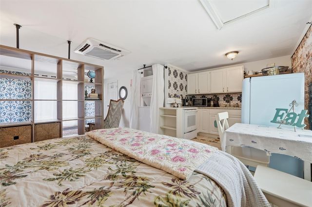 812 SANFORD AVENUE, Sanford, FL 32771