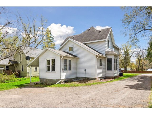 745 Broadway Street, Hammond, WI 54015