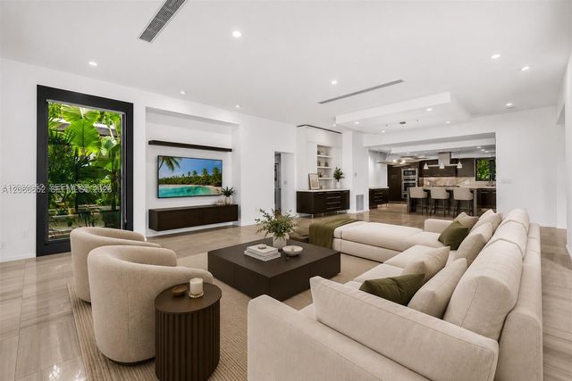 6840 Sunrise Pl, Coral Gables, FL 33133