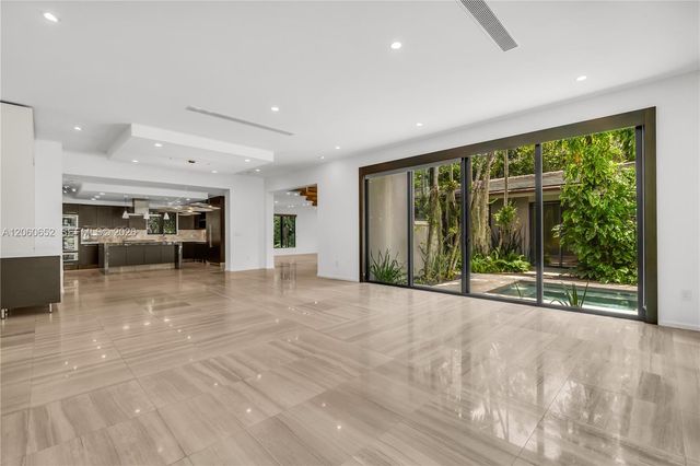 6840 Sunrise Pl, Coral Gables, FL 33133
