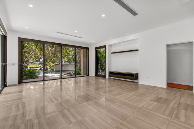 6840 Sunrise Pl, Coral Gables, FL 33133