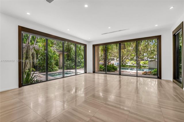 6840 Sunrise Pl, Coral Gables, FL 33133