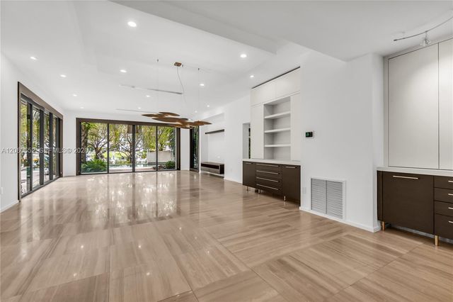 6840 Sunrise Pl, Coral Gables, FL 33133