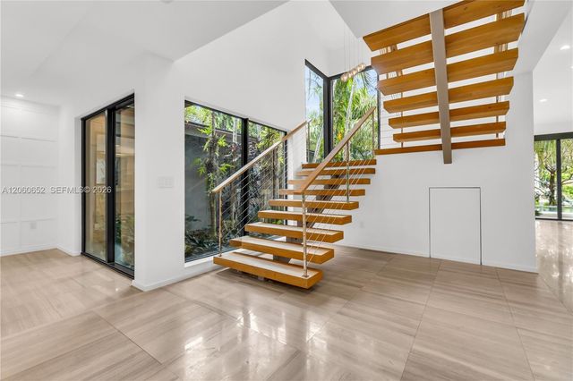 6840 Sunrise Pl, Coral Gables, FL 33133
