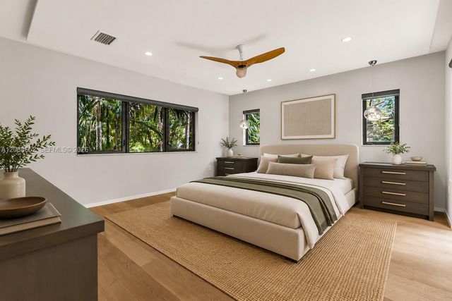 6840 Sunrise Pl, Coral Gables, FL 33133