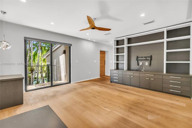 6840 Sunrise Pl, Coral Gables, FL 33133