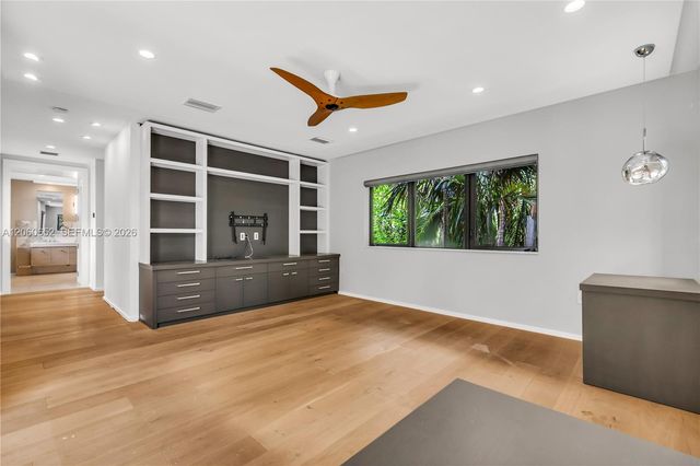 6840 Sunrise Pl, Coral Gables, FL 33133