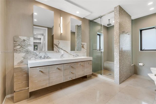 6840 Sunrise Pl, Coral Gables, FL 33133