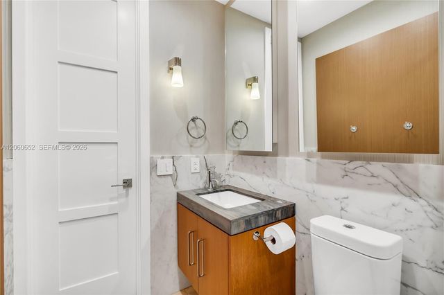 6840 Sunrise Pl, Coral Gables, FL 33133