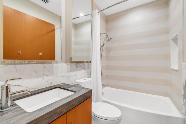 6840 Sunrise Pl, Coral Gables, FL 33133