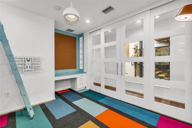 6840 Sunrise Pl, Coral Gables, FL 33133