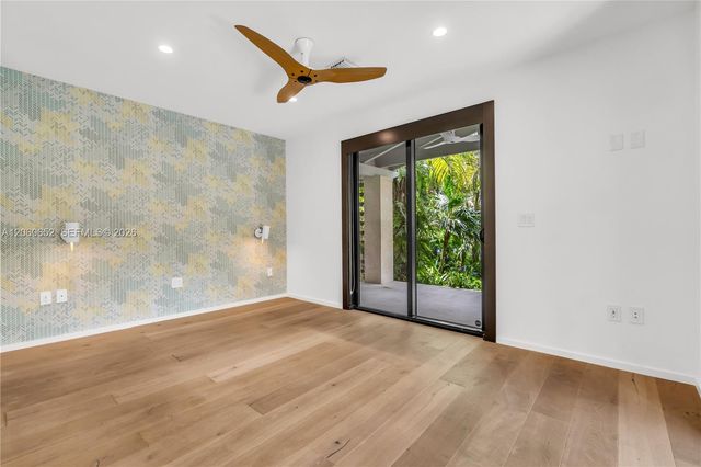 6840 Sunrise Pl, Coral Gables, FL 33133