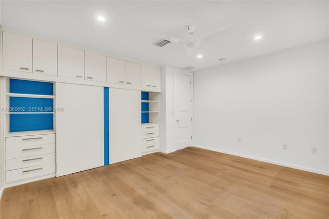 6840 Sunrise Pl, Coral Gables, FL 33133