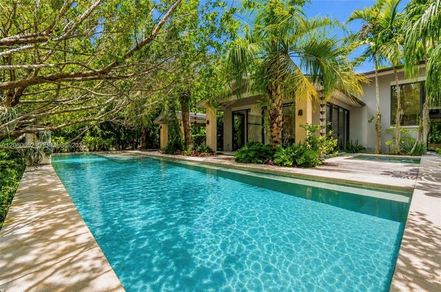 6840 Sunrise Pl, Coral Gables, FL 33133