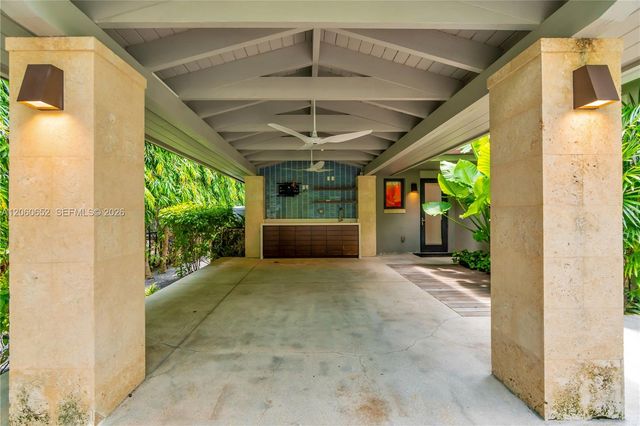6840 Sunrise Pl, Coral Gables, FL 33133