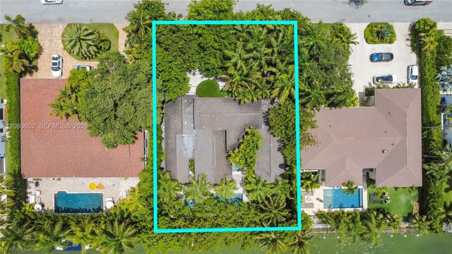 6840 Sunrise Pl, Coral Gables, FL 33133