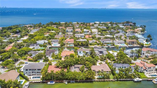 6840 Sunrise Pl, Coral Gables, FL 33133