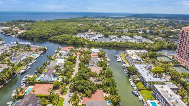 6840 Sunrise Pl, Coral Gables, FL 33133