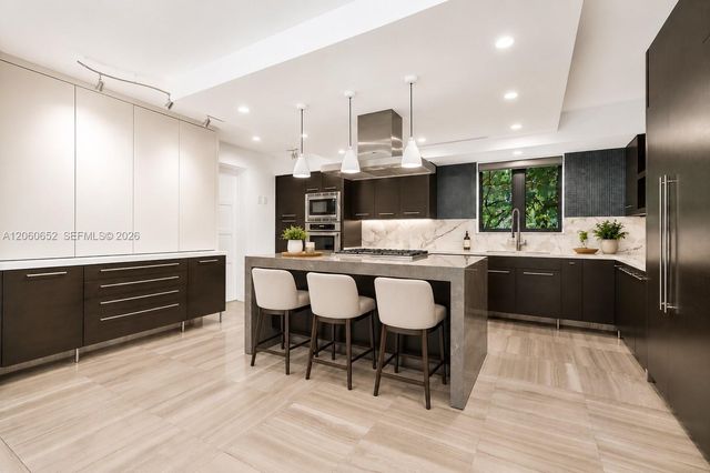 6840 Sunrise Pl, Coral Gables, FL 33133