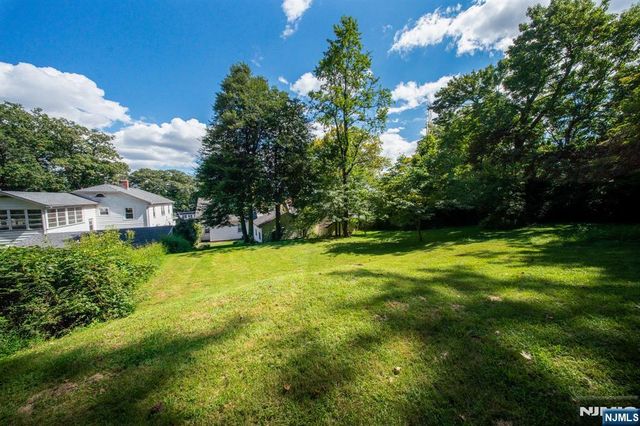 13 Valley Way, West Orange, NJ 07052