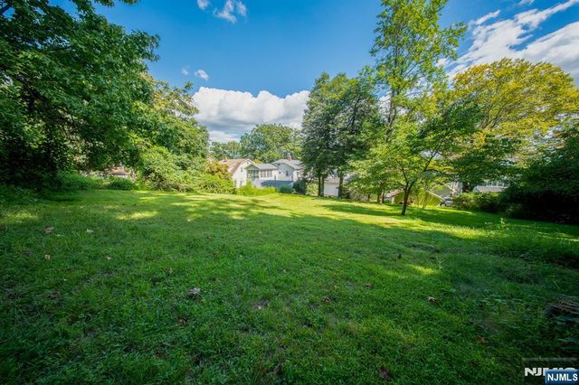13 Valley Way, West Orange, NJ 07052