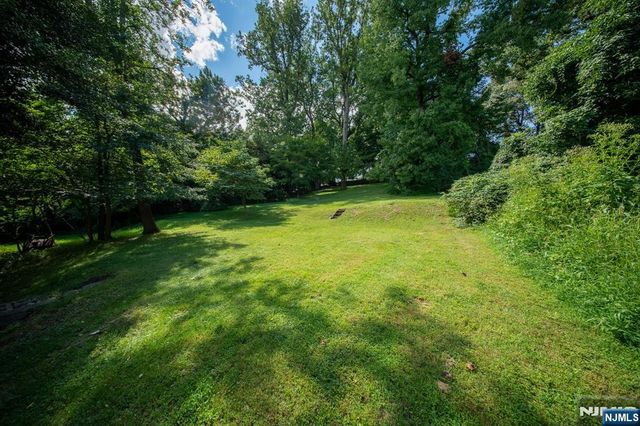 13 Valley Way, West Orange, NJ 07052