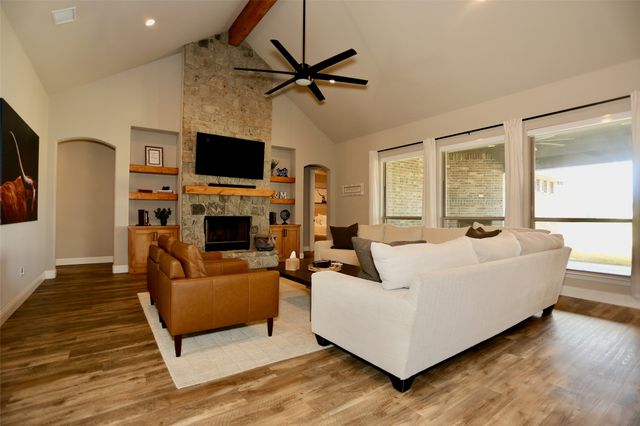 8829 Hidden Pond Street, Justin, TX 76247