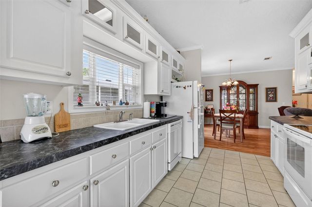 691 CINDI AVENUE, Leesburg, FL 34788