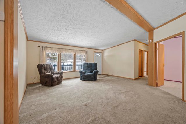 4 Limestone Way, North Hampton, NH 03862