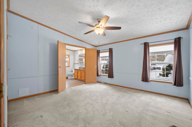 4 Limestone Way, North Hampton, NH 03862