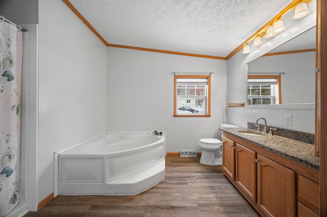 4 Limestone Way, North Hampton, NH 03862