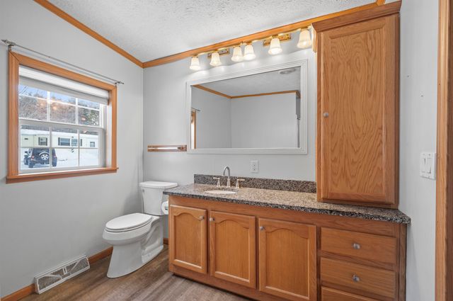 4 Limestone Way, North Hampton, NH 03862