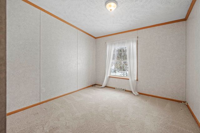 4 Limestone Way, North Hampton, NH 03862