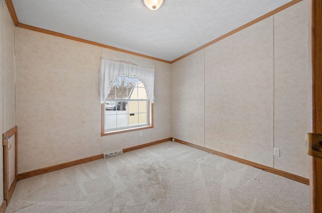 4 Limestone Way, North Hampton, NH 03862