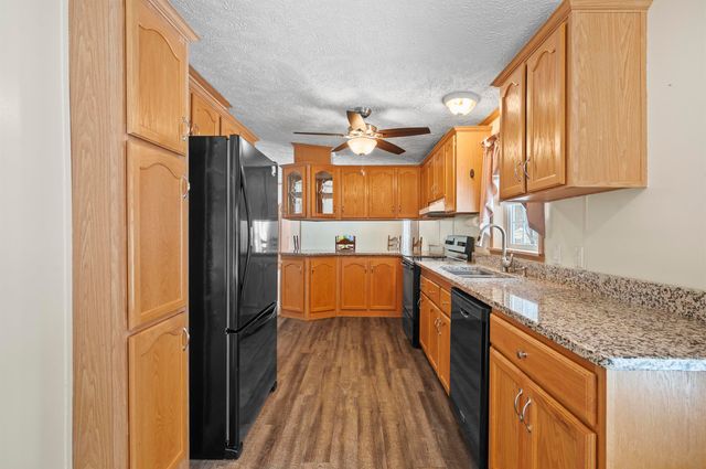 4 Limestone Way, North Hampton, NH 03862