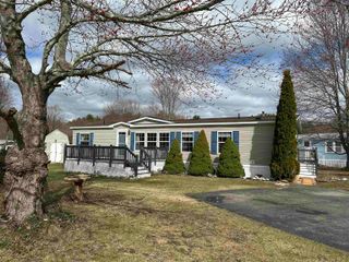 4 Limestone Way, North Hampton, NH 03862