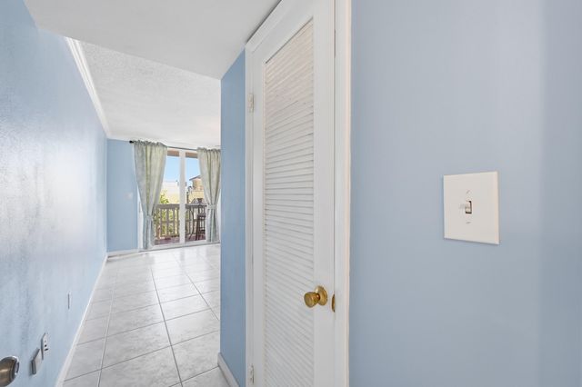 801 S Ocean Drive 404, Hollywood, FL 33019