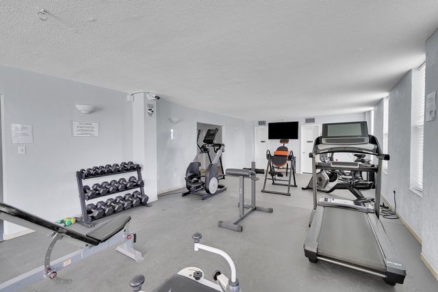 801 S Ocean Drive 404, Hollywood, FL 33019