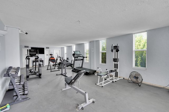 801 S Ocean Drive 404, Hollywood, FL 33019