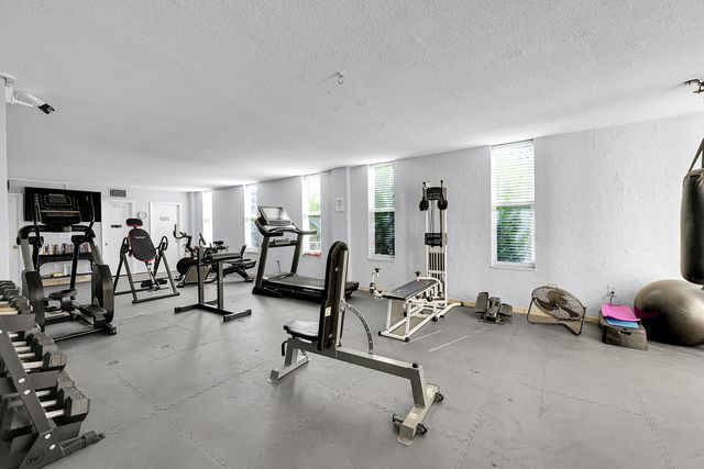 801 S Ocean Drive 404, Hollywood, FL 33019