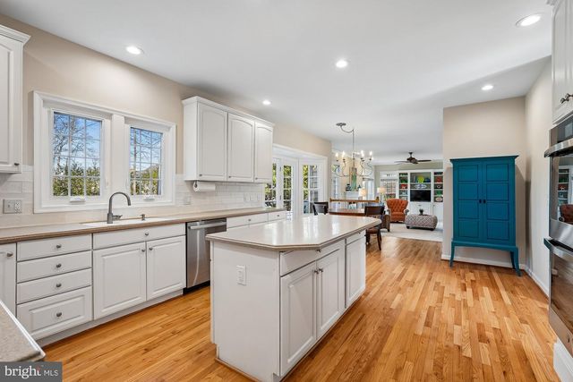 43220 EDGARTOWN ST, Chantilly, VA 20152