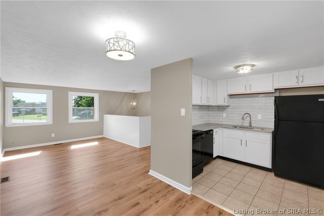 1310 Longfellow Drive, Clarksville, IN 47129
