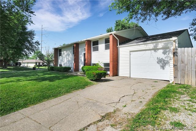 1310 Longfellow Drive, Clarksville, IN 47129