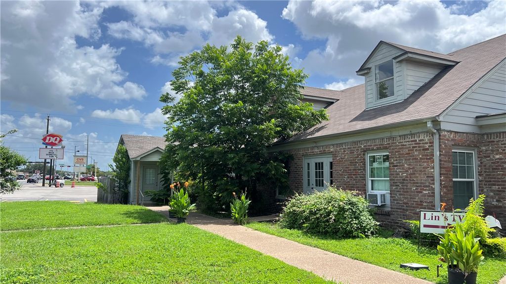 403 East Villa Maria Road, Bryan, TX 77801 — photo 2