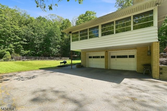 794 Westbrook Rd, West Milford Twp., NJ 07480