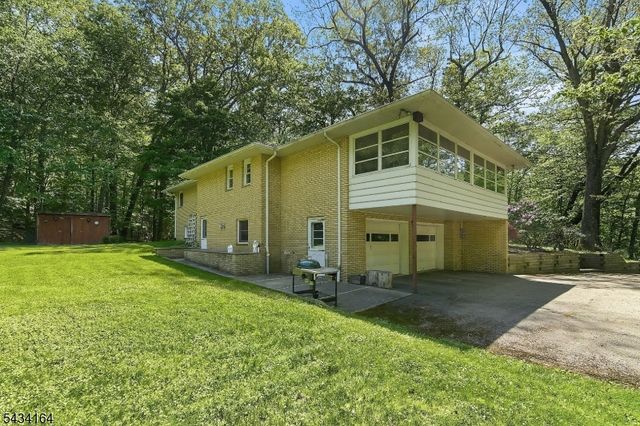 794 Westbrook Rd, West Milford Twp., NJ 07480