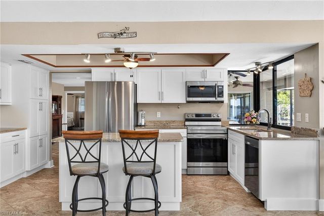 1818 Cherie LN, North Fort Myers, FL 33917