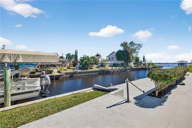 1818 Cherie LN, North Fort Myers, FL 33917