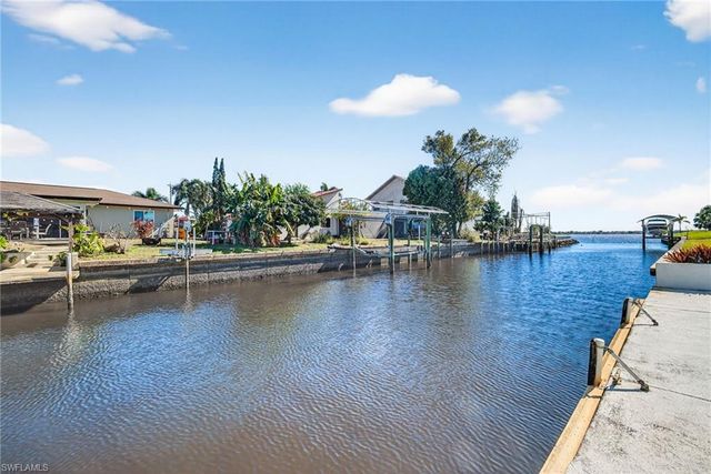 1818 Cherie LN, North Fort Myers, FL 33917