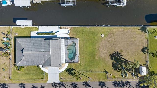 1818 Cherie LN, North Fort Myers, FL 33917